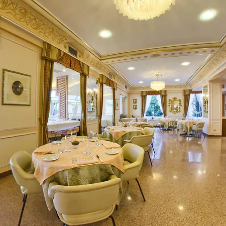 호텔 Astoria 4*