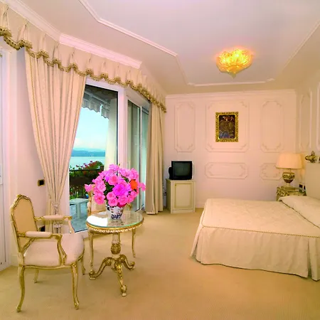 Astoria 4*