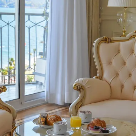 Astoria Hotel 4*