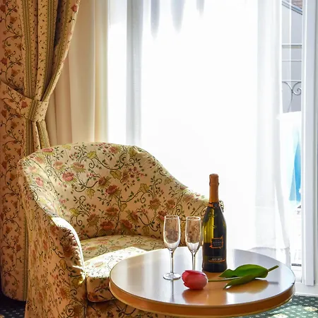 Astoria Ξενοδοχείο 4*