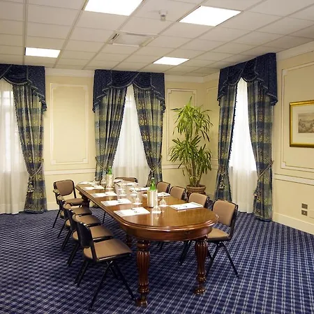 Astoria מלון 4*